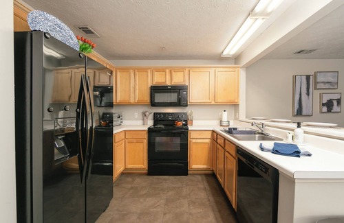 Auburn Condo | Vibrant Living Near Auburn University l 4BR 4BA