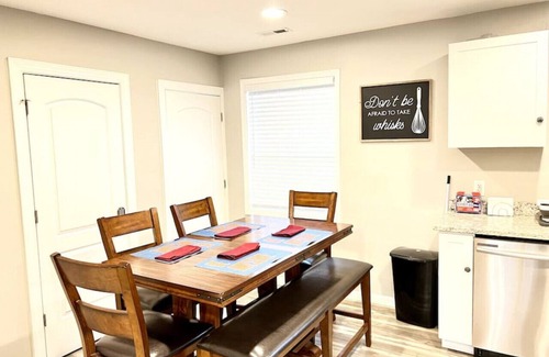 Greensboro House | Vibrant Modern Home in the Heart of Greensboro