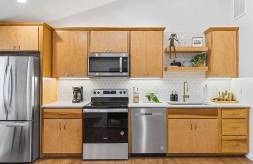 Greenwood Condo | Vibrant Multi-Condo Building - Sleeps 48 - 7 Units