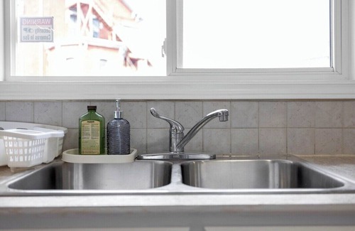 Saint John House | Vibrant Oasis, Private and Relaxing, Pet Friendly