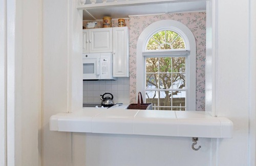 Seabright House | Vicky by the Sea – Ocean Views in Seabright | Pet-Friendly | Monthly Rental Available