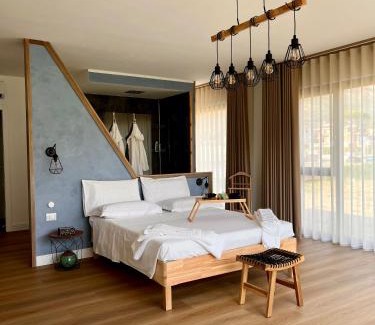 Santa Maria A Vico Bed & Breakfast | Vico Suite
