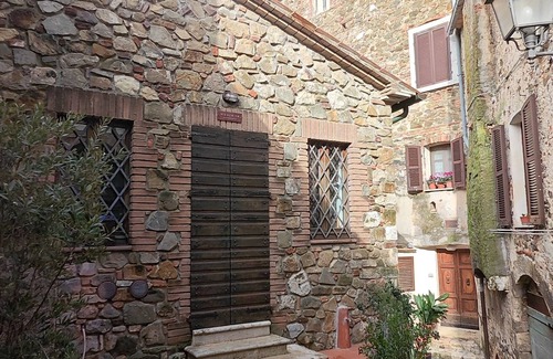Manciano House | Vicolo 10 - Your Tuscan Shelter in the village center
