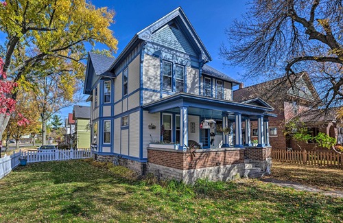 Stevens Point Apartment | Victorian Apartment < 1 Mi to Wisconsin River