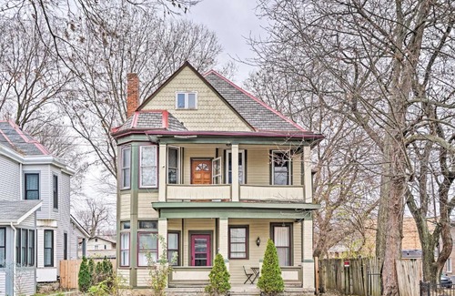 Victorian Village Apartment | Victorian Apt, 1 half Mi to Baseball Stadium!