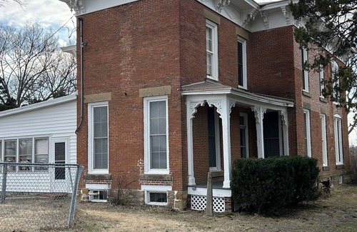 Lamont House | Victorian Country Home on the edge of town. Event venue, weekend home.