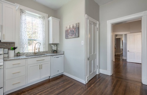 Old Louisville Apartment | ★ Victorian Louisville ★ Large 1200 sqft APT #1