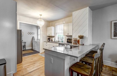 Mountville House | Victorian Manor on Main w/6 beds-10 mins to Lanc!