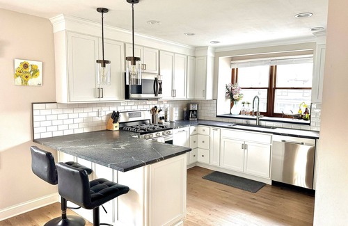 Downtown Columbus House | Victorian Village Townhome, large living space in the heart of the short north!