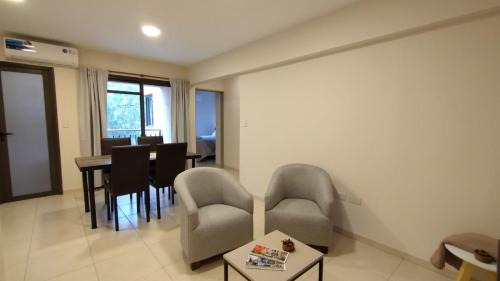 Maipu Apartment | Vid y Olivo. Cómodo departamento en el centro de Maipú