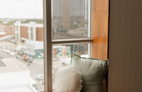 Newcastle West Apartment | Vida Central - 2 Bedroom, 1.5 bathroom apartment w/free parking + pool & gym