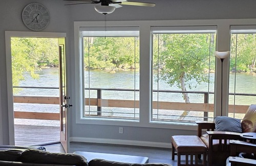 Vida House | VidaViewResort.com: best riverfront value.