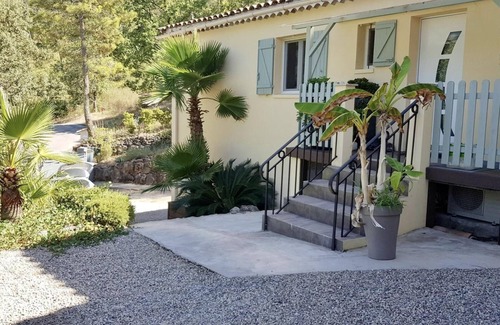 Vidauban House | Vido bene Gîte au calme entre terre et mer. A 4 km des commerces et rivière .