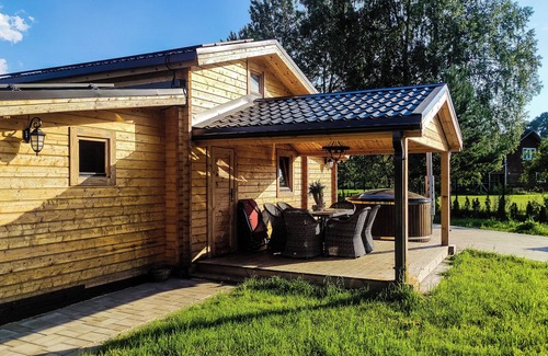 Jurmala Cabin | Viena no kurorta lokācijām Jūrmalas sirdī ar lielu bērnu laukumiņu un atrakcijām