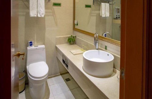 Yangpu Hotel | Vienna Hotel Shanghai Yangpu Wujiaochang