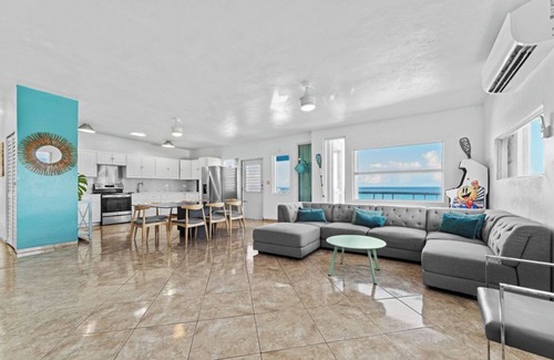 Villa Borinquen House | Vieques Ocean View House & walk to beach 7br - 6bth Pool table & Ping Pong