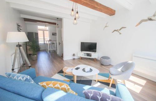 Old Lille Apartment | Vieux Lille: bright, functional apartment