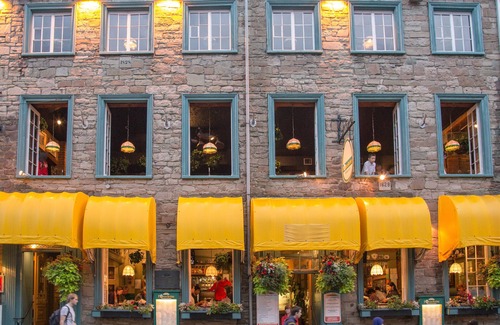 Lower Town Condo | Vieux-Port Loft industriel
