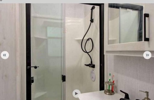 Enchanted Oaks House | View 3 beds loft 1 min to Dock