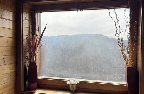 Pigeon Forge Cabin | View and Me, just needs you!