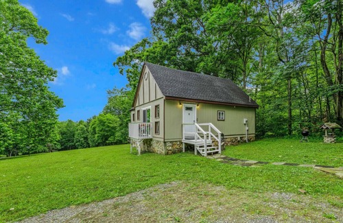 Great Cacapon Apartment | View Haven - Cozy Haven with a View!