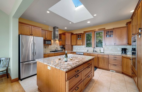 Neahkahnie Beach House | View House-Breathtaking Ocean views, 2 master suites, 3.5 baths.