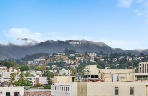 Hollywood Apartment | View of Hollywood Sign Studio, Free Parking