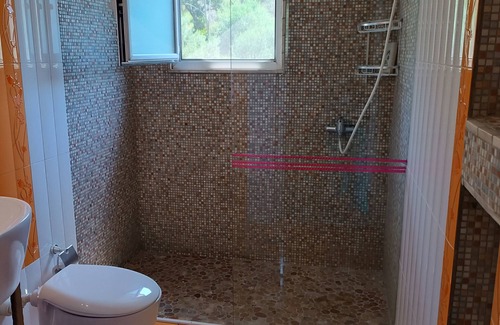 Vlore House | View with balcony in Villa 32 (Oliven)