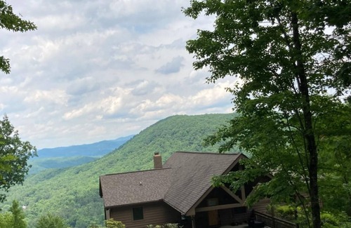 Rosman House | Views and Private!