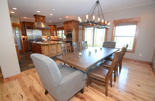 Amity House | Views and Wineries Surround You On 15 Acres In This Wine Country Get Away