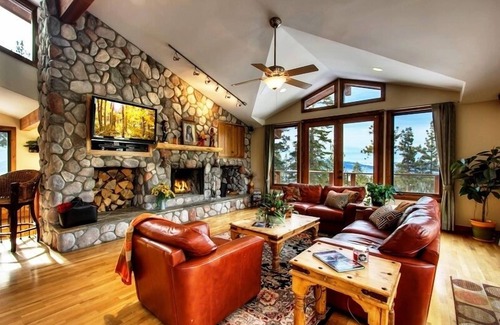 Tahoe Village House | Views! Hot Tub! Half Mile to Ski lifts! Celebrate Christmas Holiday! Max 14 PPL!