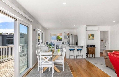 Raglan House | Views, Location + Spa