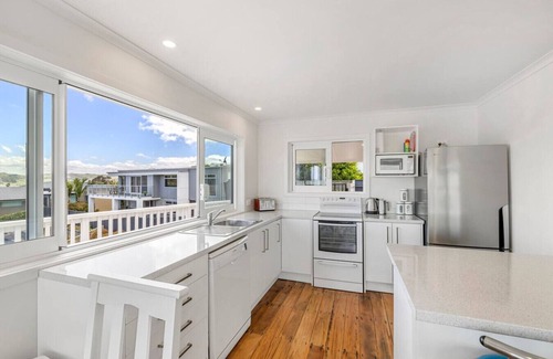 Raglan House | Views, Location + Spa