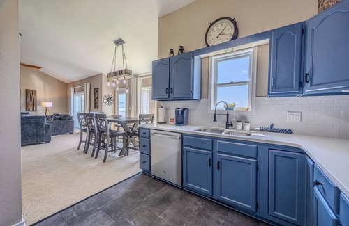 Kaiser House | Views of Osage Golf Course & Osage River, 3 Balconies, Game Room, Sleeps 9