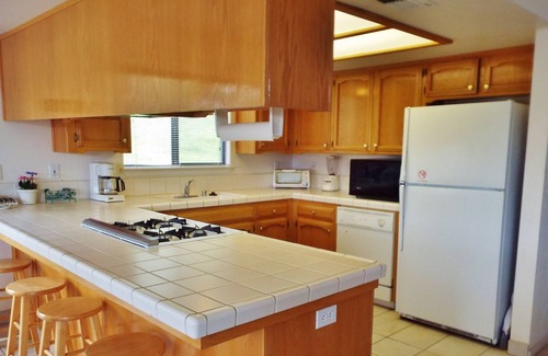 Oak Shores House | Views on the Bluff with Private Slip, Dish TV Soak up the Fun!
