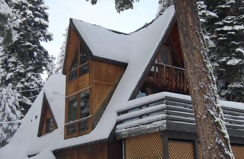 Comstock Acres House | Views, Pet Friendly, Walk to Tahoe City and Trails