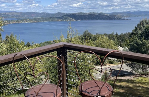 Kelseyville House | VIEWS! private deck, hot tub, pool, private boat launch
