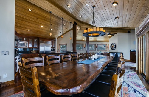 Tahoe Village House | VIEWS! Walk to Ski Resorts-Private Hot Tub, Sauna, Steam Room, Great Location!