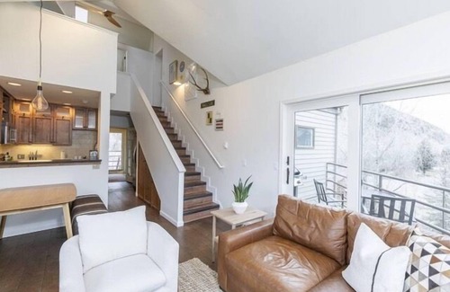 Telluride Condo | Viking Vista 309: Ski, Soak, Sip