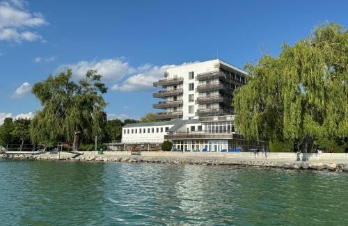 Balatonvilagos Hotel | Világos Hotel Balatonvilágos