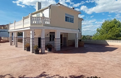 Picasent Ski Chalet | Villa with private pool in Picassent (Valencia)