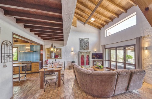 Sao Bartolomeu de Messines Villa | Villa Fuzeiros - Amazing villa in a green valley!