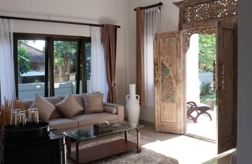 Kalibukbuk Villa | vila bukit sari