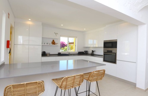 Aldeia do Golfe House | Vila Chez Lee Aldeia do Golf, CleverDetails, Sleeps 6, quiet area