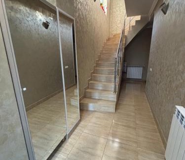 Jibert House | Vila Costin - camere de închiriat