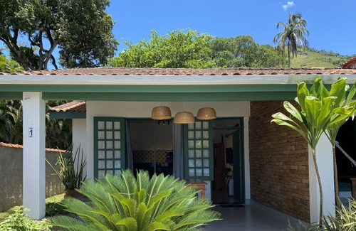 Ilhabela House | Vila dos Pássaros - House 1 Beach house overlooking the sea, great location.