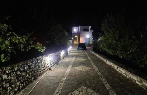 Albania Villa | Vila Hoxha, Mezhgoran