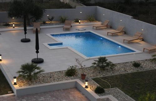 Lovinac Villa | Vila Jela Poličnik
