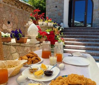 Moscopole Hotel | Vila Loris