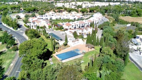 Aldeia do Golfe Villa | Vilamoura Concept Villa With Pool by Homing